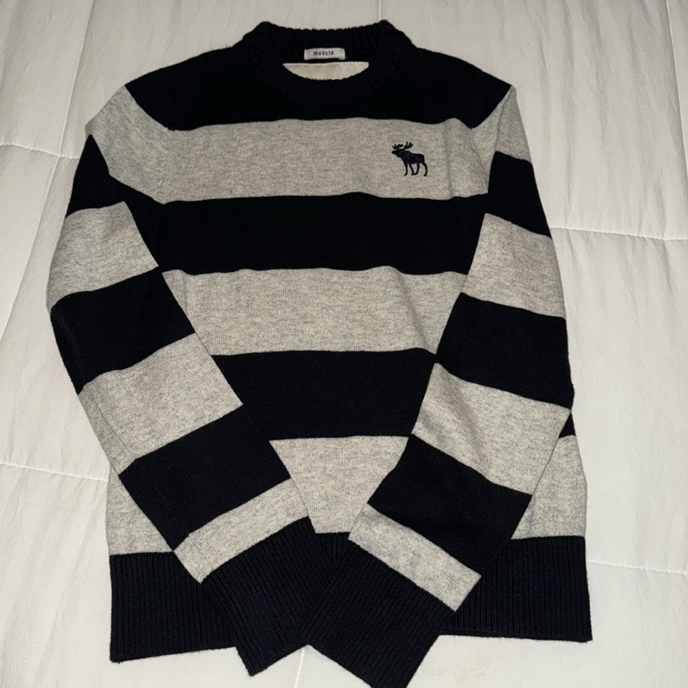 Abercrombie Kids Sweater L Striped Black Gray Pullover Crewneck Muscle